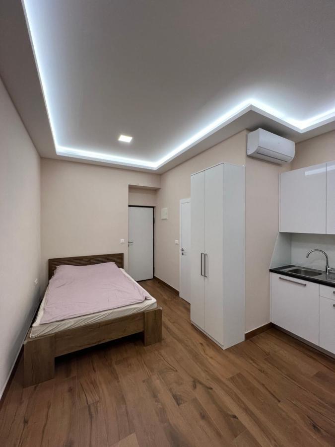 Apartment 902 *